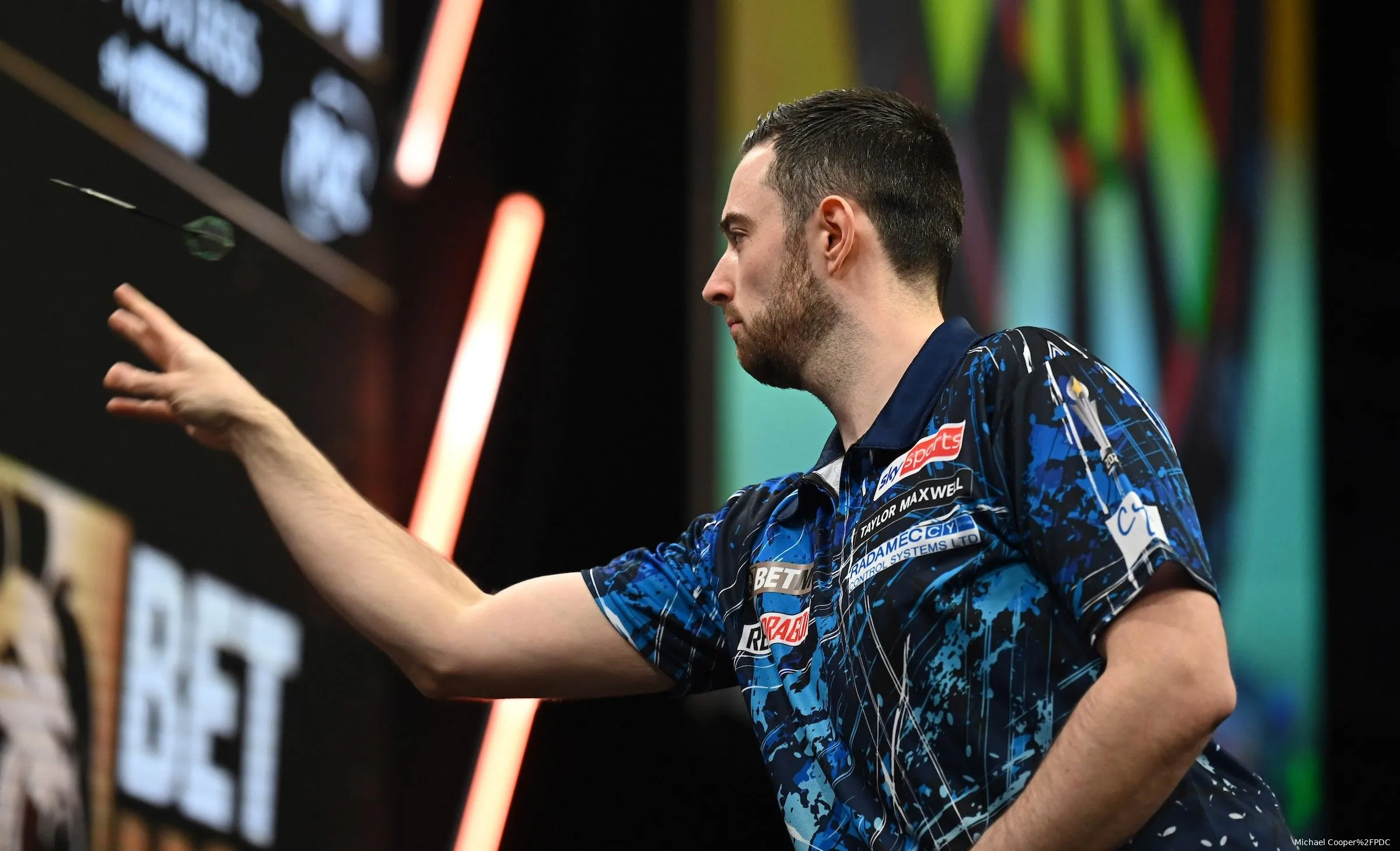 Luke Humphries feiert Comeback gegen Peter Wright Luke Littler